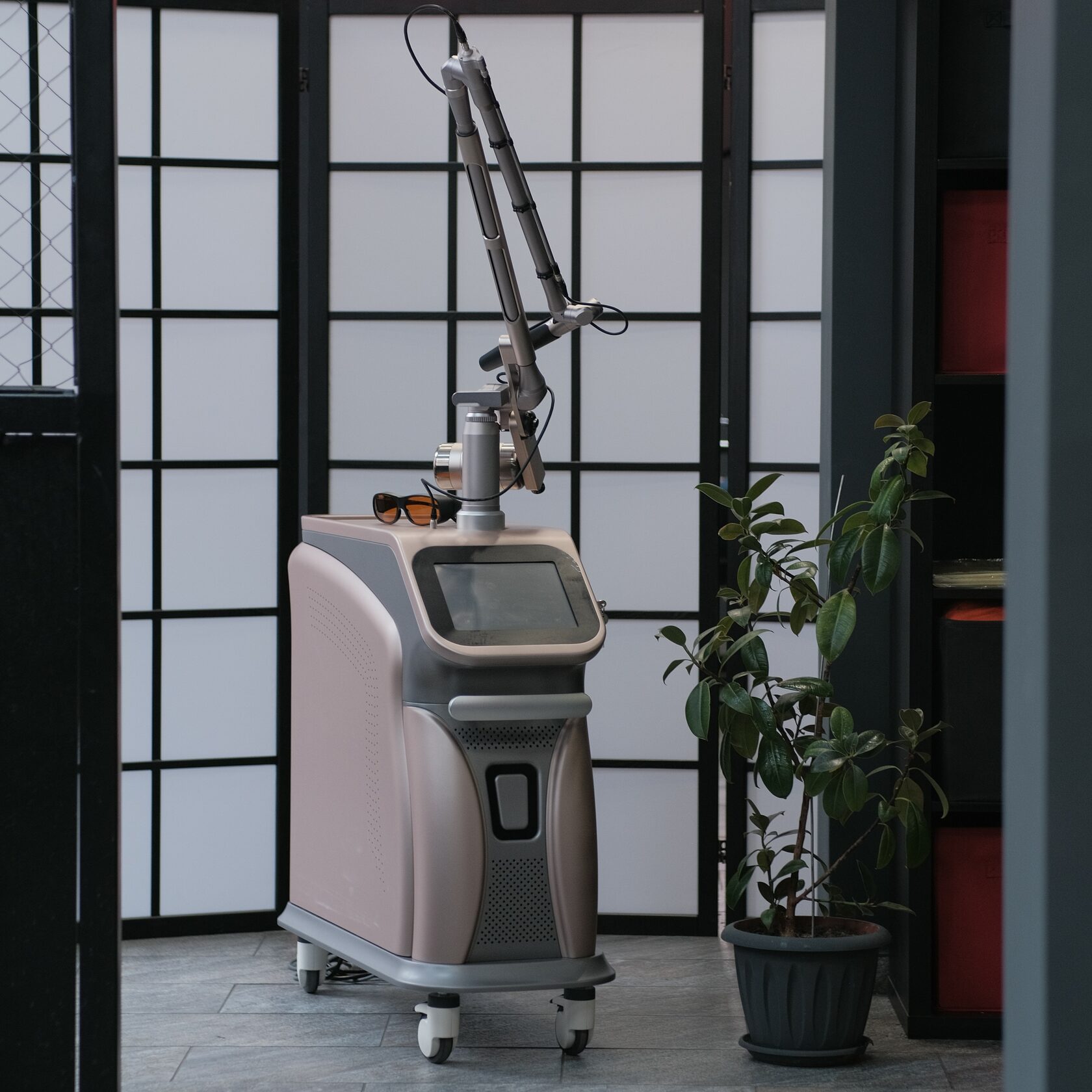 Лазерное удаление татуировок в Ростове-на-Дону