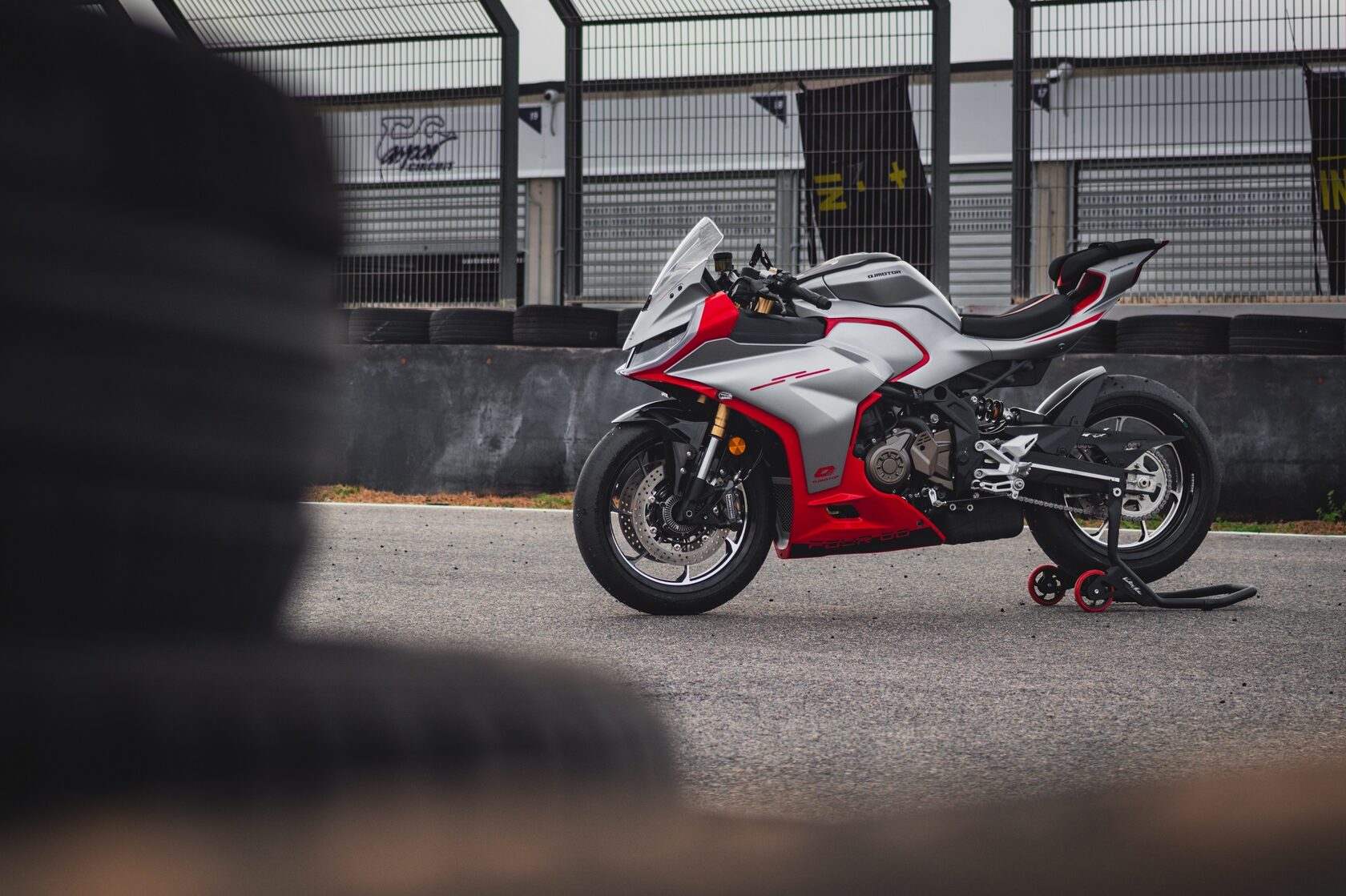 QJMOTOR SRK 421 RR — спортбайк для начинающих? Обзор, технические ...