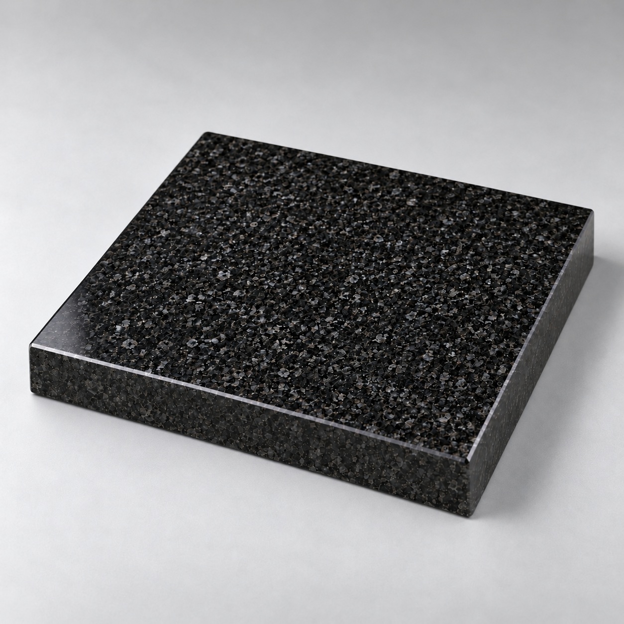 Полированная плита из чёрного гранита габбро 15×15×3 см