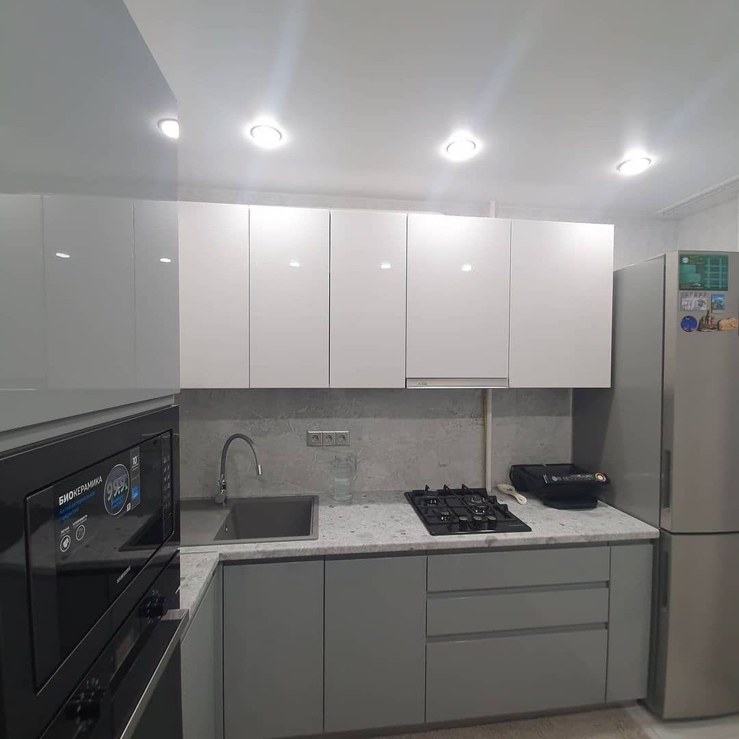 Кухня с фасадами МДФ эмаль и фурнитурой Hettich, ракурс 3