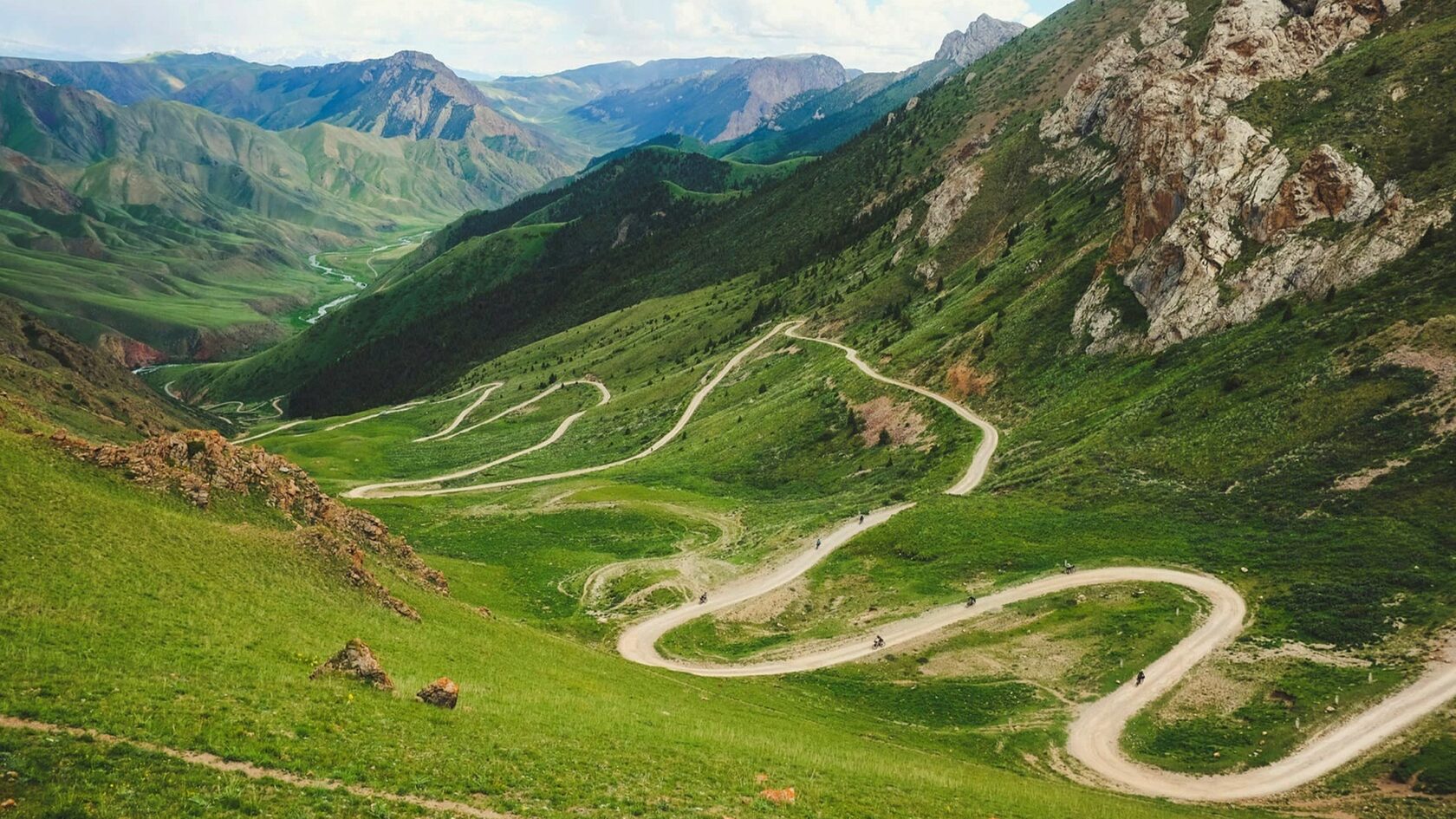 Перевал Тескей‑Торпок — «33 попугая» Кыргызстана