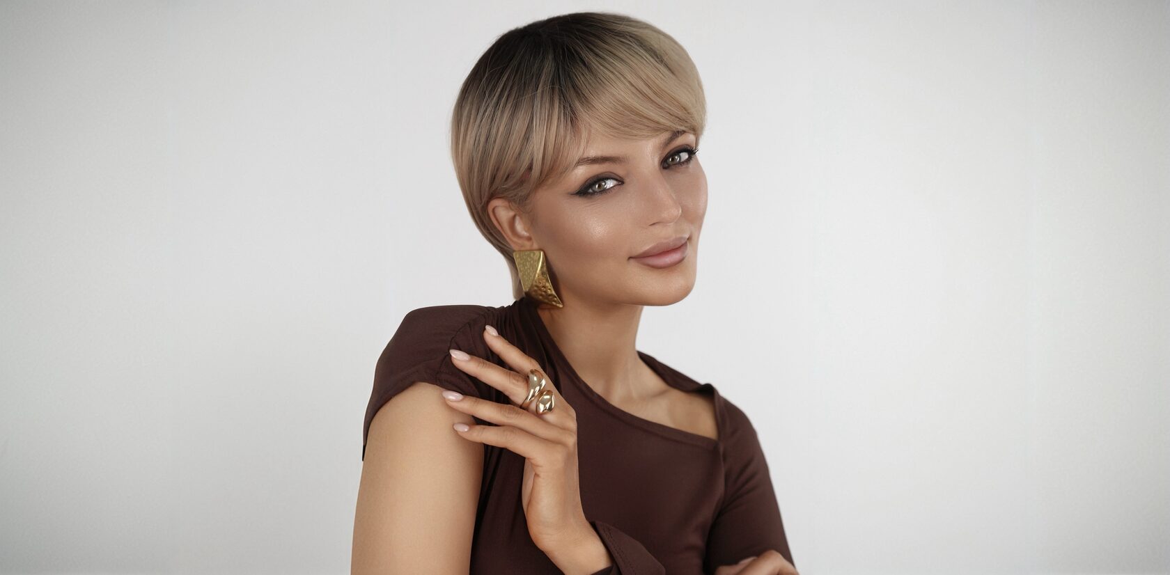 Женский короткий парик пепельный Москва — термоволокно, естественный эффект