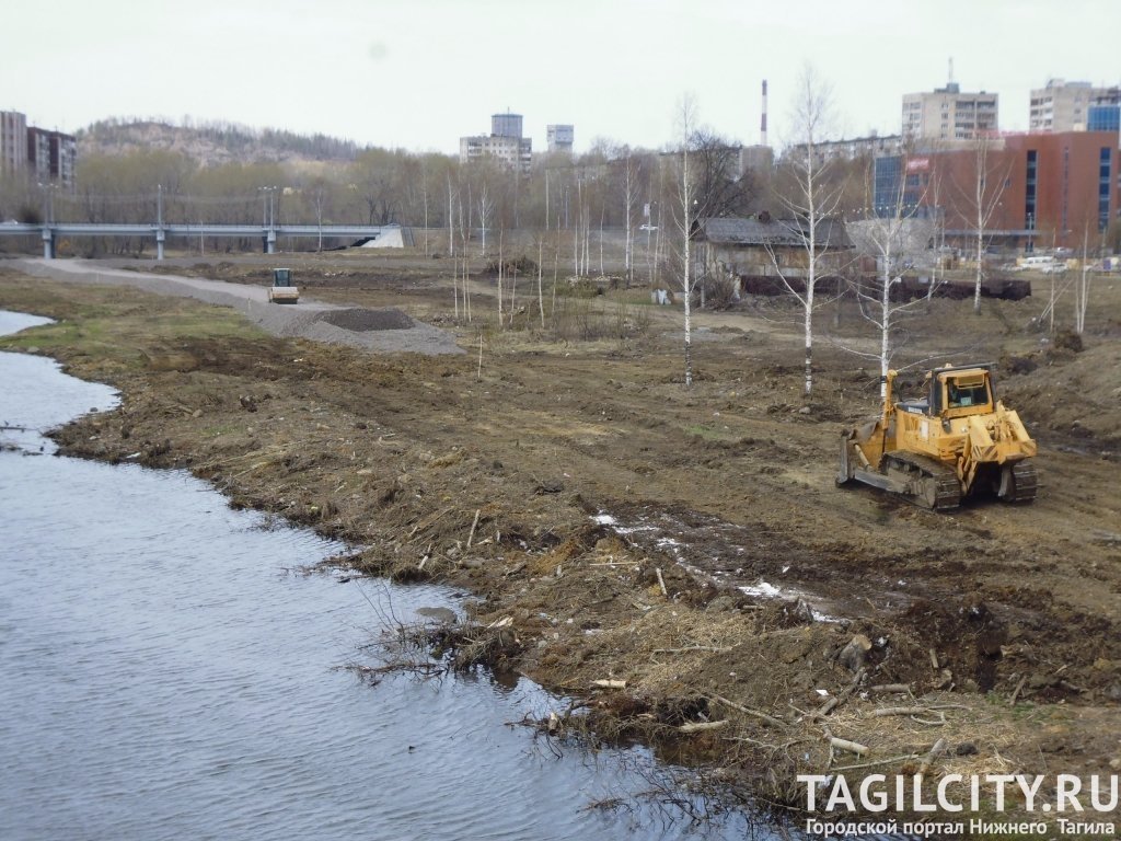 Дом в парке не воин: снесут ли одинокий ветхий дом в Нижнем Тагиле в парке « Народный»? (ФОТО)