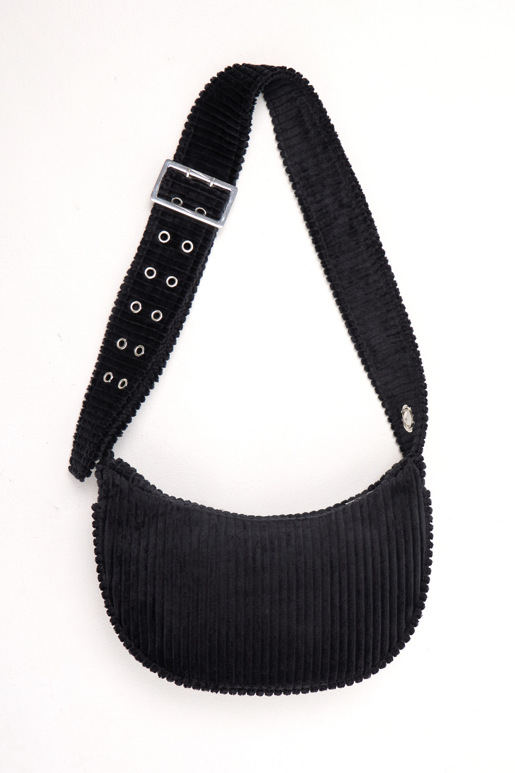 Фронтальный вид рубашки из вельвета Барби