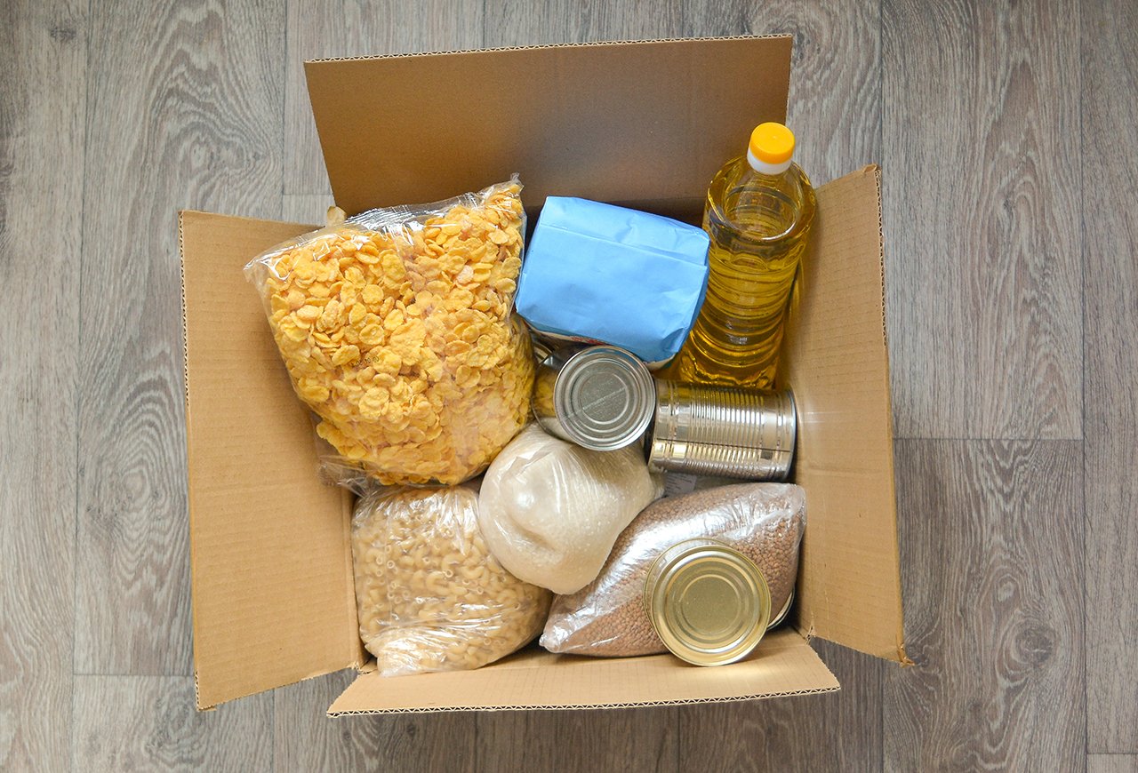 Будут ли продуктовые наборы. Продуктовый набор. Продуктовый набор для пенсионеров. Продуктовый набор студента. Студенческий набор.