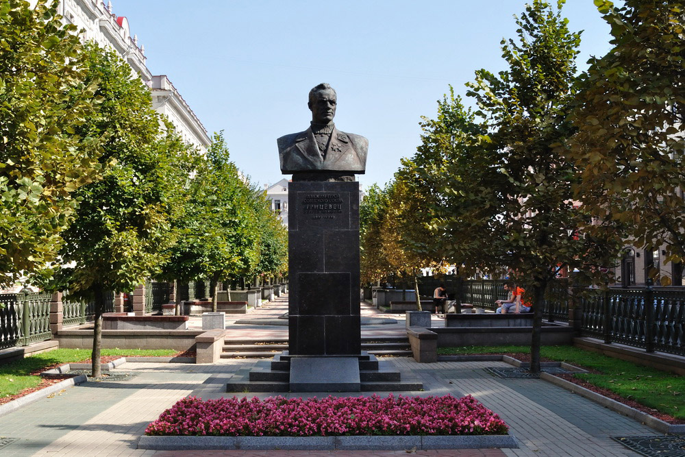 Фото бюста Грицевца