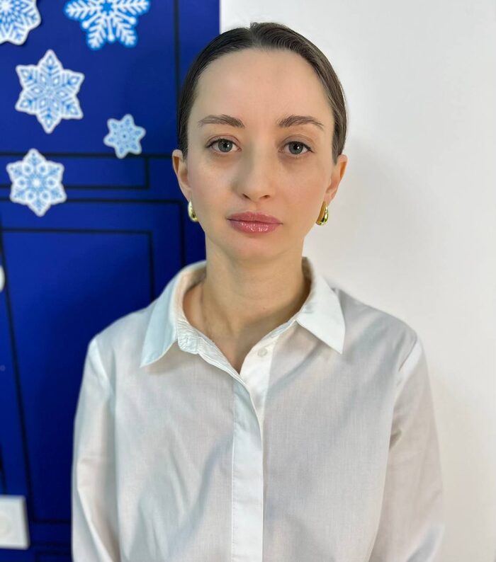 Смольникова Юлия Борисовна — учитель начальной школы