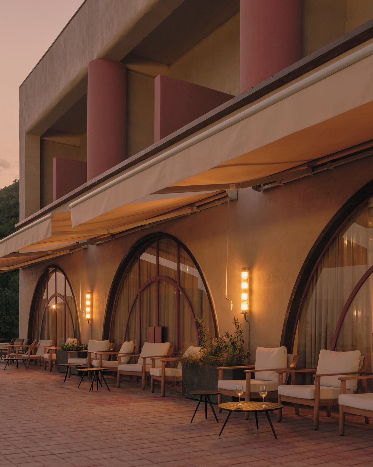 Pabellon Hotel фасад вечером