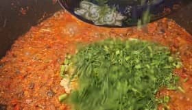 Приготовление икры из баклажанов на зиму через мясорубку: шаг 16