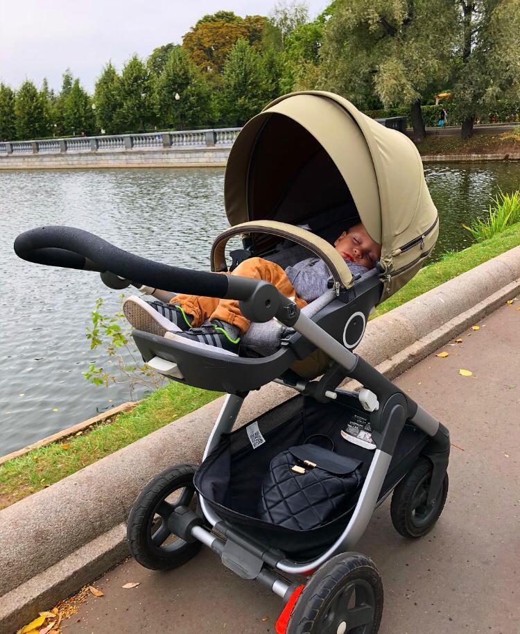 Аренда колясок. Стокке Трейлз прогулка. Автолюлька Mima Xari. Stokke Trailz автокресло. Автолюлька Стокке Трейлз.