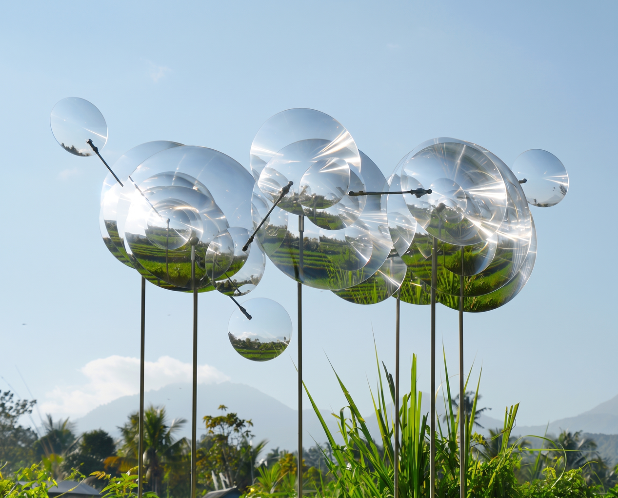 GORK Eccentric Lenses by Vincent Leroy: Fresnel lenses with offset axes mounted on slender supports