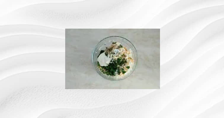 Приготовление паштета из шпрот с яйцом и плавленным сыром: шаг 6