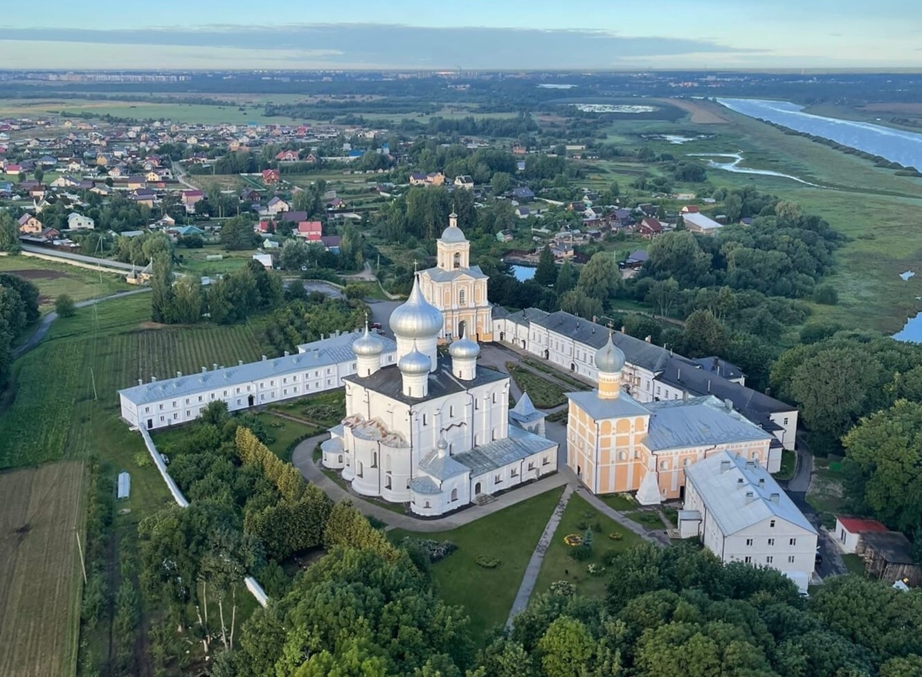 Великий Новгород в день памяти преп. Варлаама Хутынского на Престольный  праздник Варлаамо-Хутынского монастыря