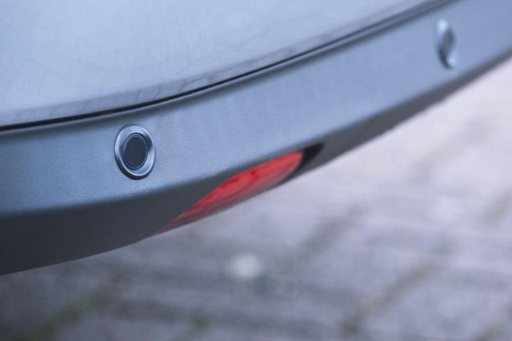 Установка парктроников BMW