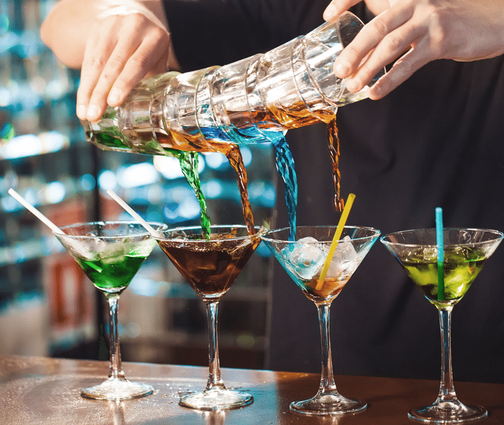 Выездной бар на мероприятие на любое количество человек.