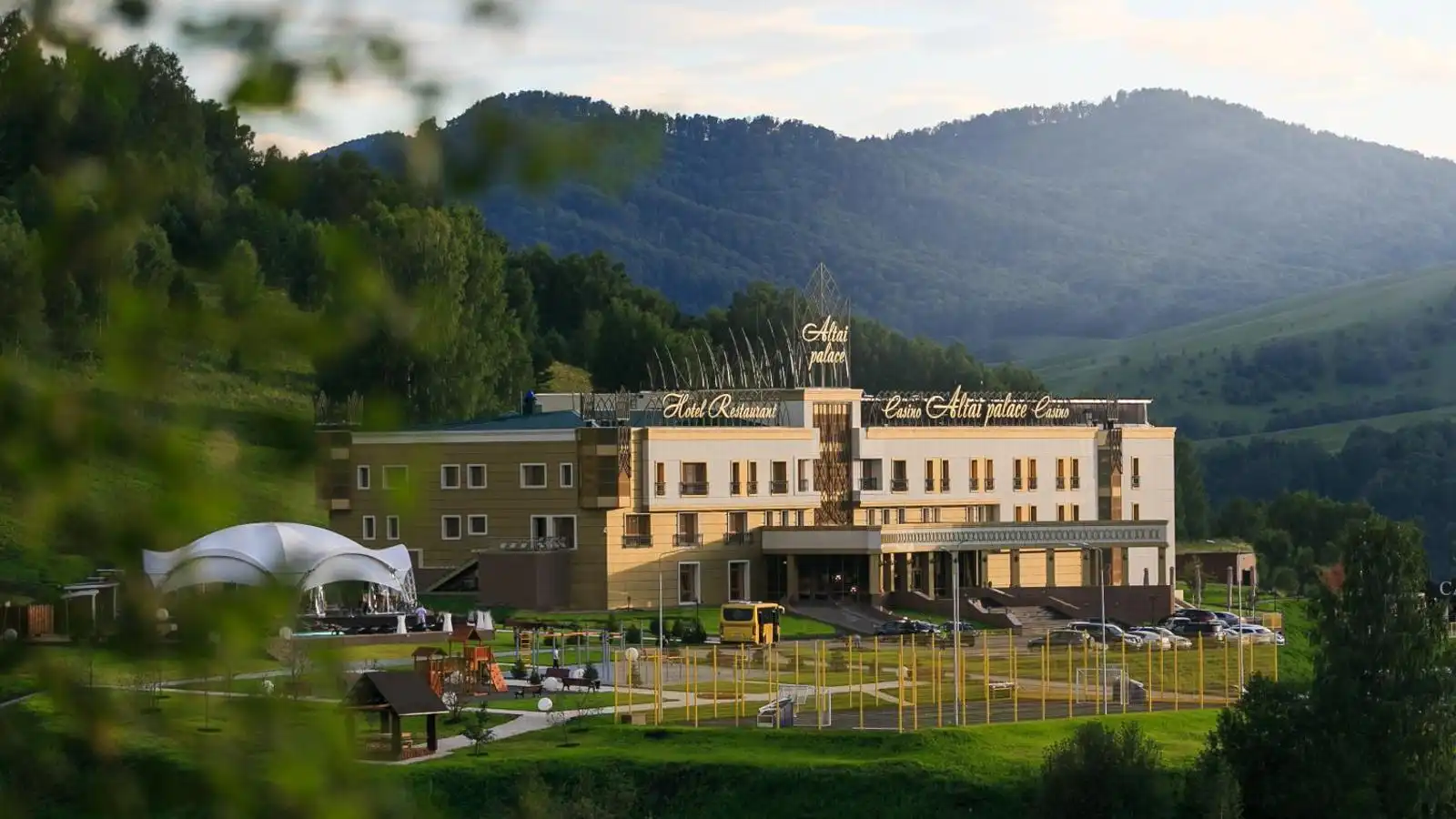 Обзор казино Altai Palace, азарт и релакс.