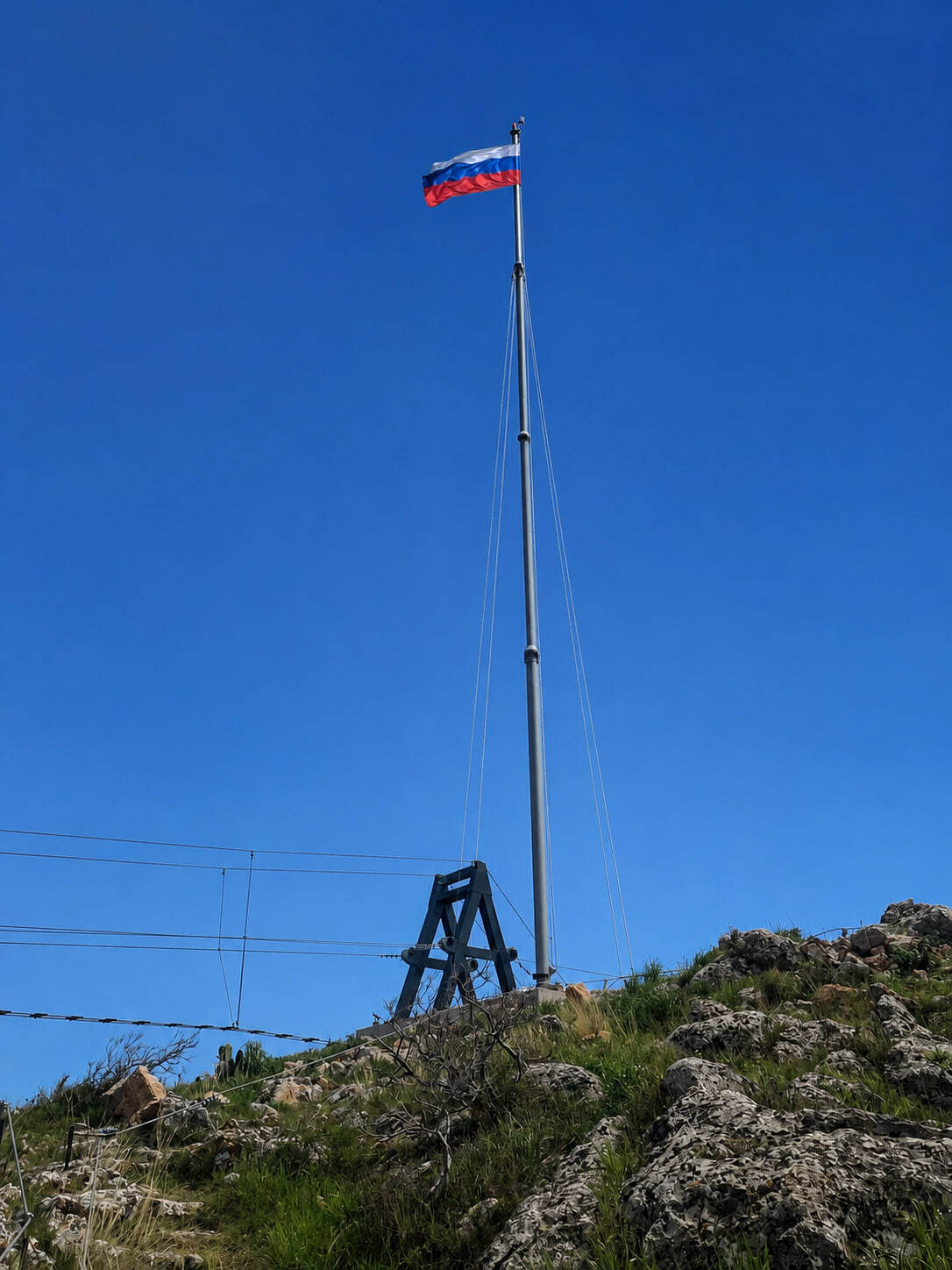 Флагшток на маршруте Via Ferrata в Артеке