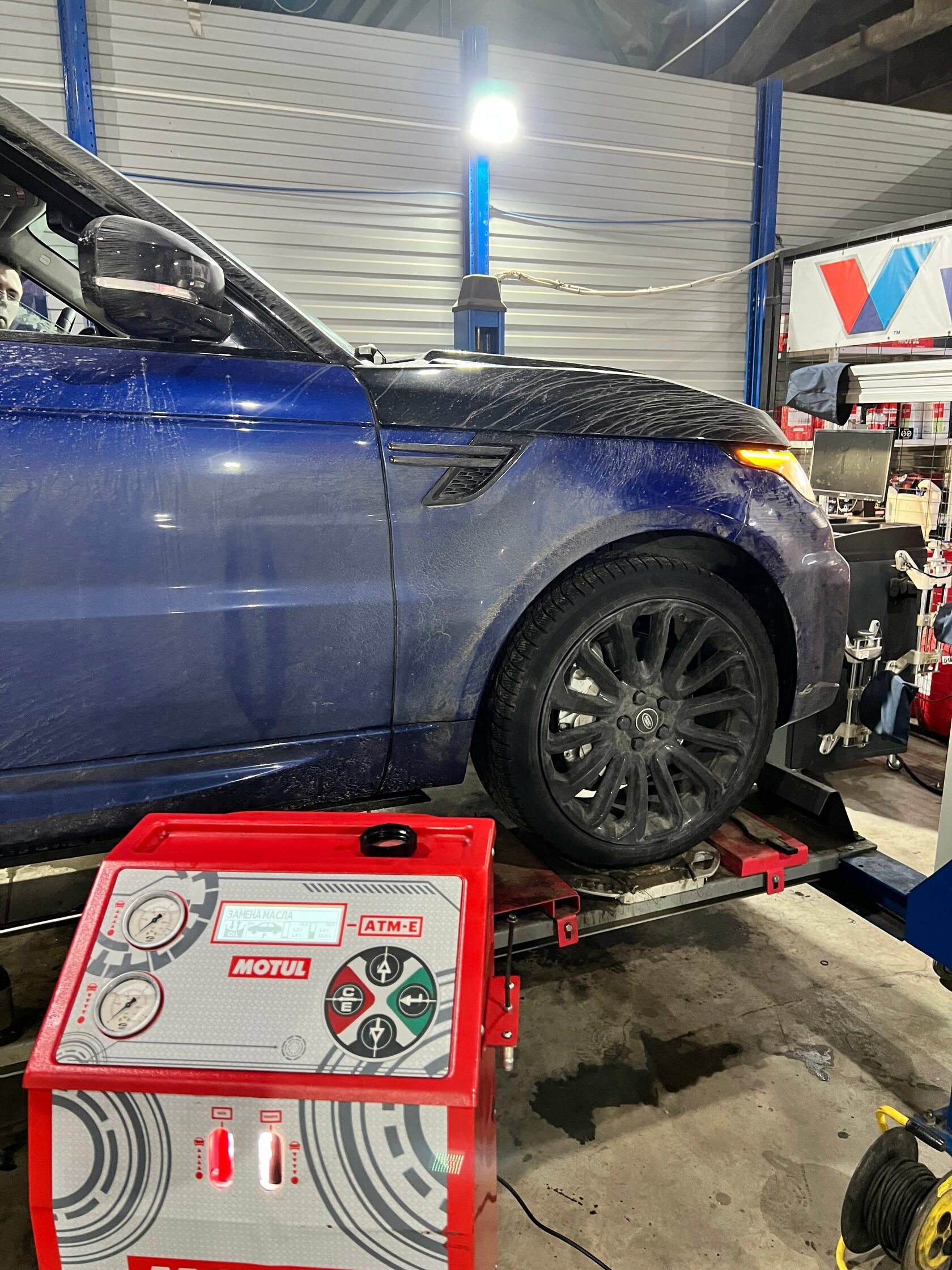 Процесс аппаратной замены масла Motul Evo