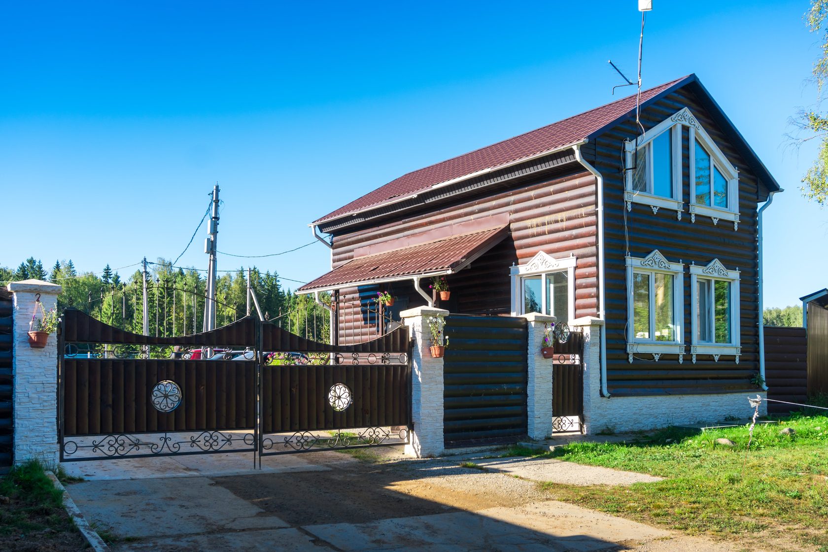 Звенигородский лес - посёлок с коммуникациями в заповедном лесу