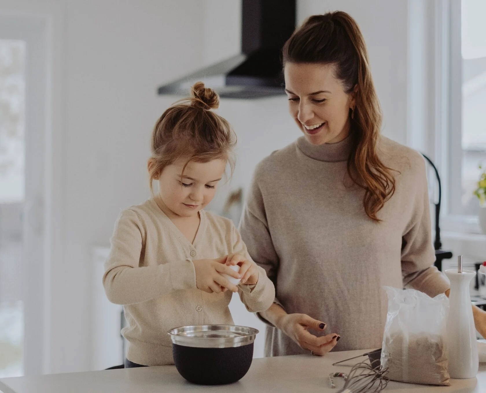 «Плохая мать»: карьерные амбиции работающих матерей в глазах общества