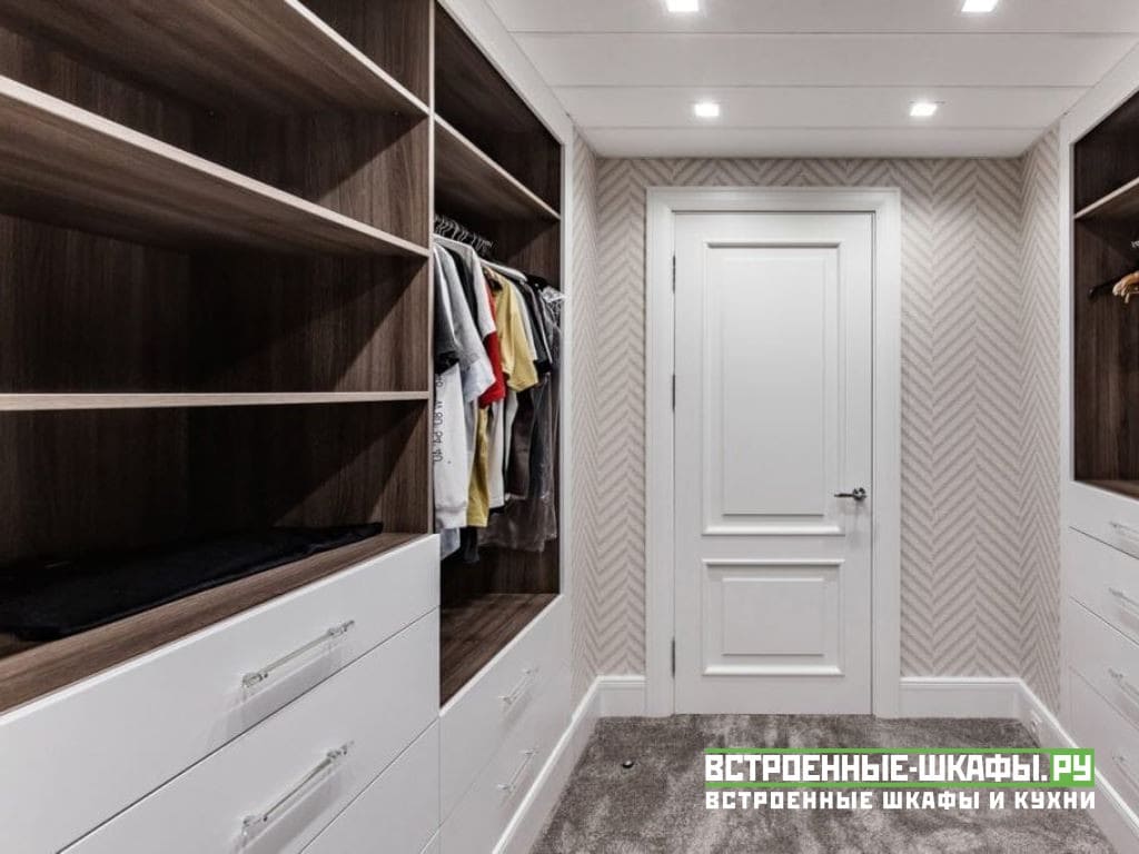 Встроенные шкафы в гардеробную комнату с раздвижными дверьми - Пример ...