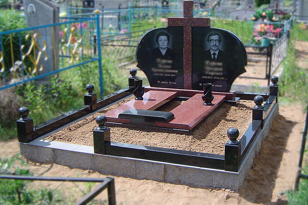Надгробие на могилу из гранита фото