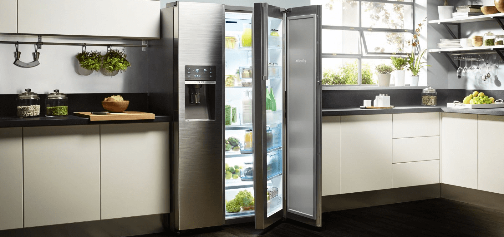 Купить холодильник в алматы. Холодильник. Кухня с белым холодильником. Kitchen Refrigerator.
