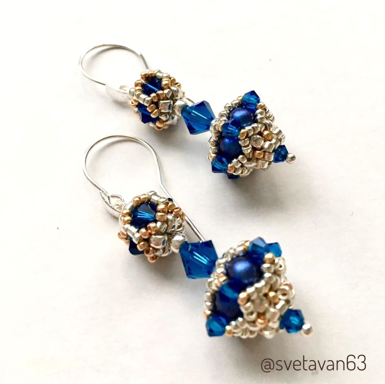 "Танцующие" серьги