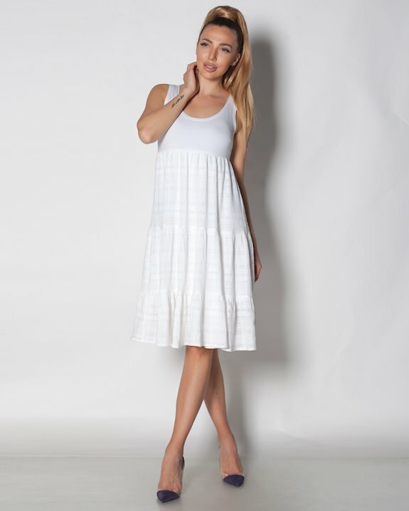 Бяла дамска рокля от 100% памук