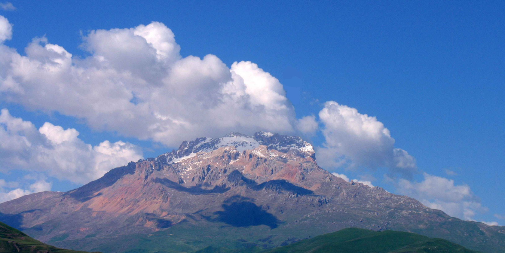 Шалбуздаг высота. Гора Шалбуздаг Ахты. Священная гора в Дагестане Шалбуздаг. Достопримечательности Дагестана гора Шалбуздаг. Мискинджа Шалбуздаг.