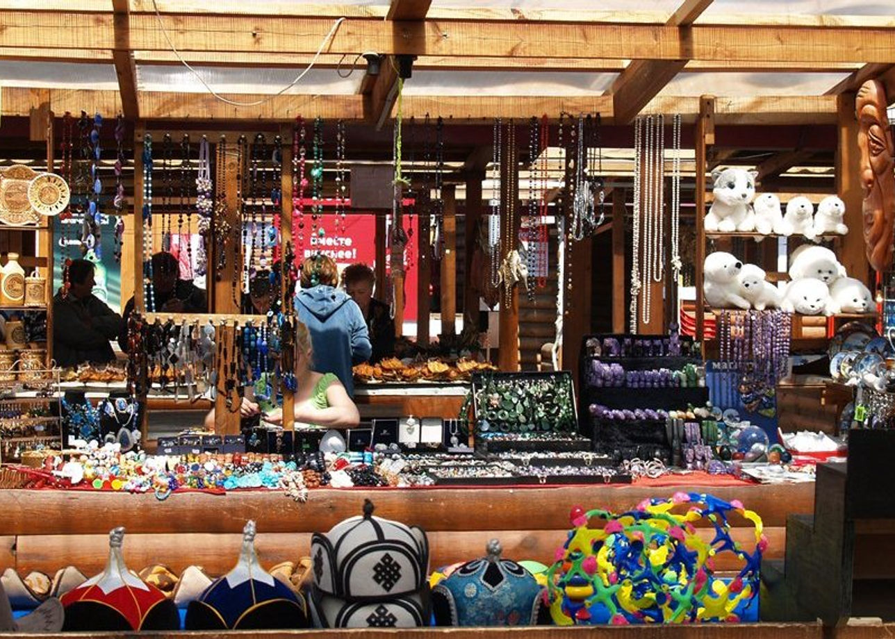 Рыбный рынок в листвянке байкал. Иркутск листвянка рыбный рынок. Рынок листвянка иркутск. Рыбный рынок байкал. Байкал листвянка рынок.