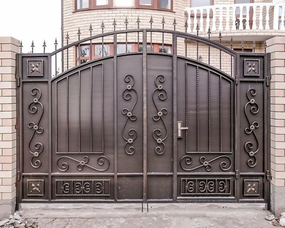 Фото кованые ворота для частного дома