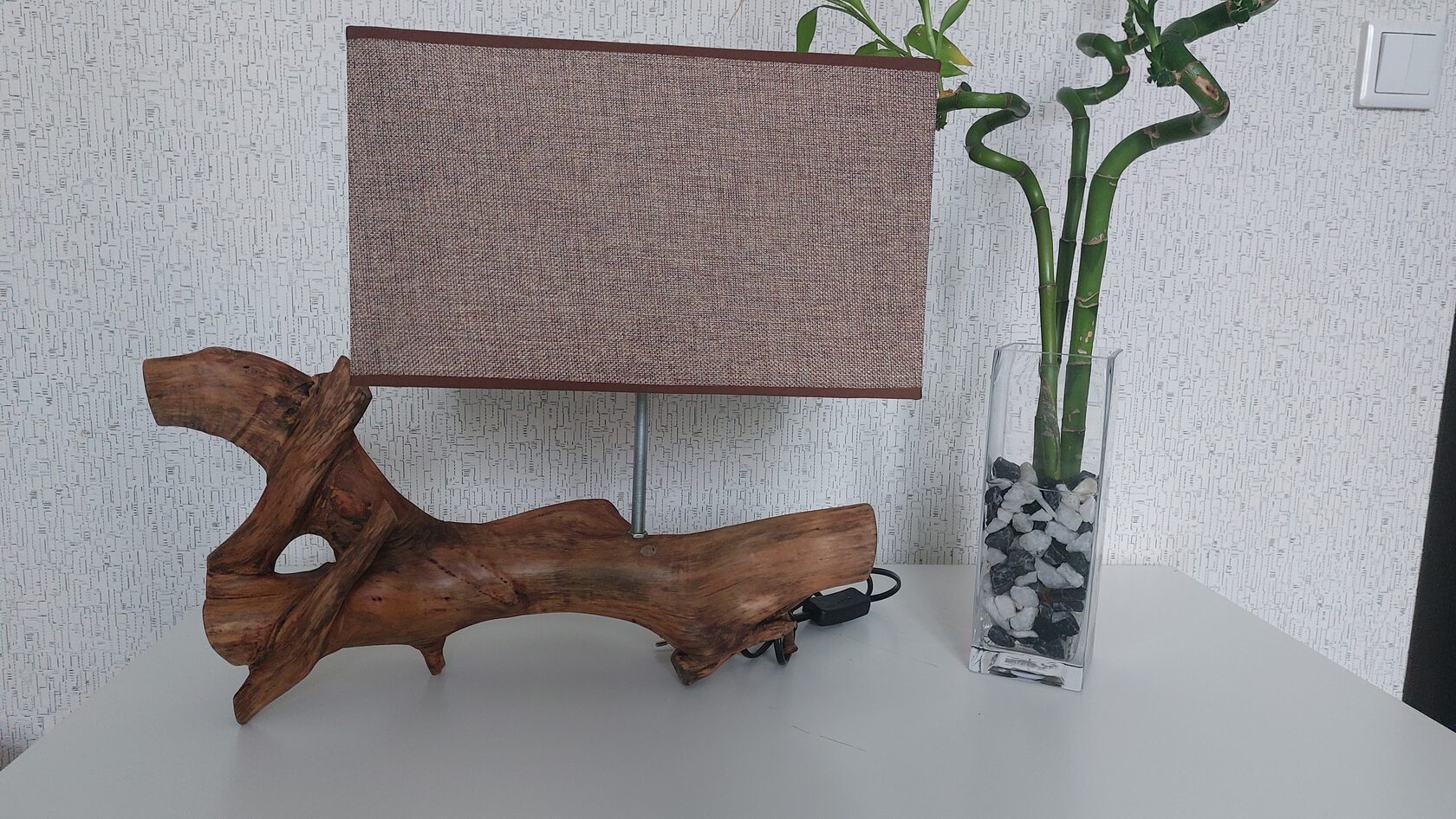 Авторский светильник из дерева ручной работы Pol Ouel