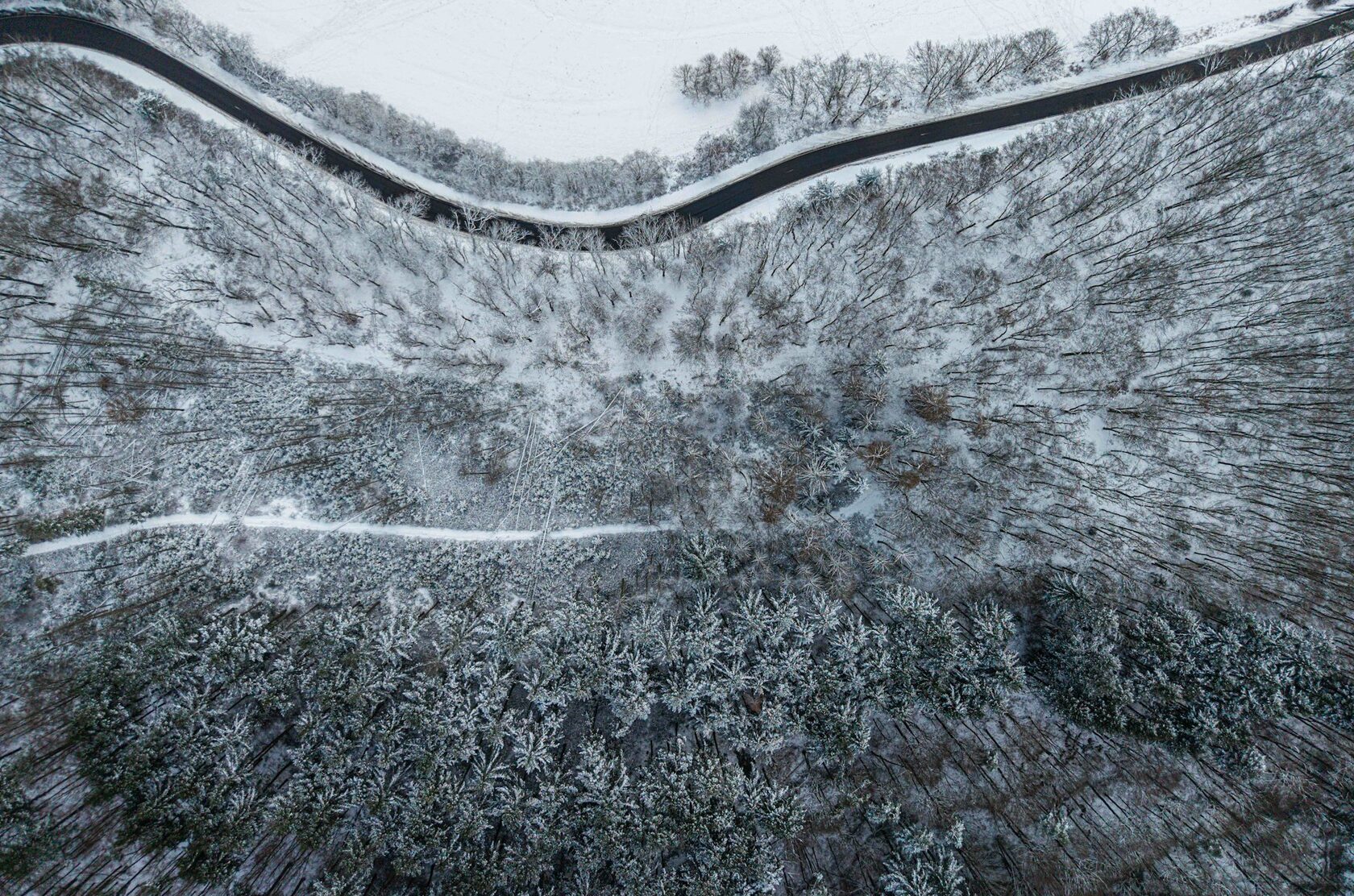 Заснеженная городская тропа с высоты — карта маршрута