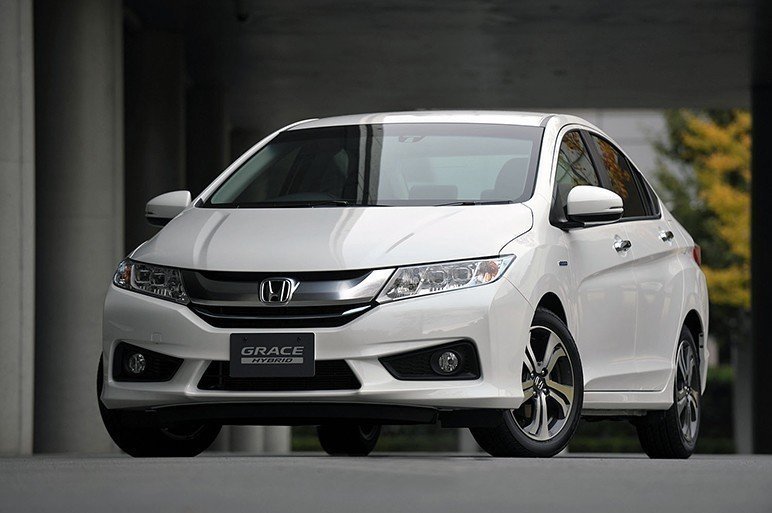 Honda Grace Hybrid 2014