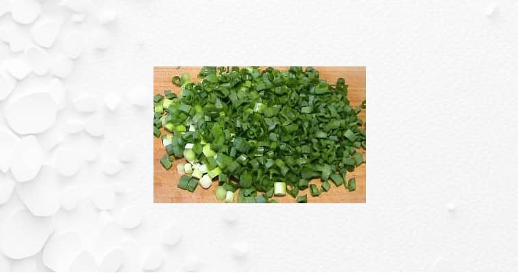 Приготовление рулетов из лаваша с творожной начинкой и зеленью в духовке: шаг 2