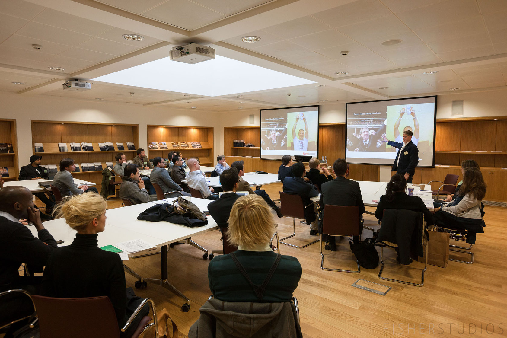 Said school. Оксфорд бизнес университет. Оксфордский университет (saïd Business School) - Великобритания. Oxford said Business School. Оксфордский университет семинар.