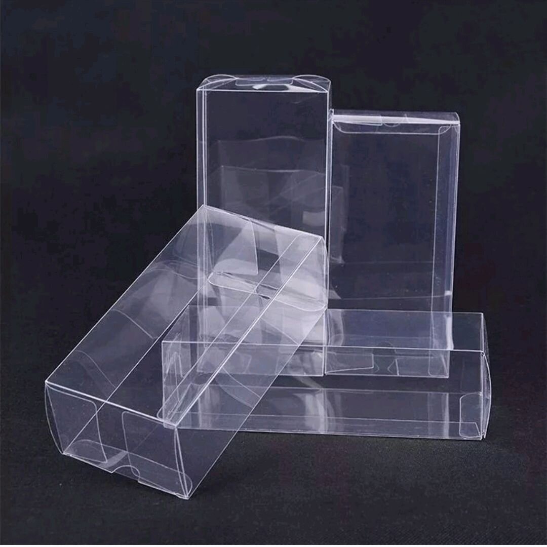 Пластиковые коробочки с крышкой. Коробочки из прозрачного пластика. Прозрачная коробка из пластика. Упаковка пластиковая прозрачная. Бокс пластик прозрачный.