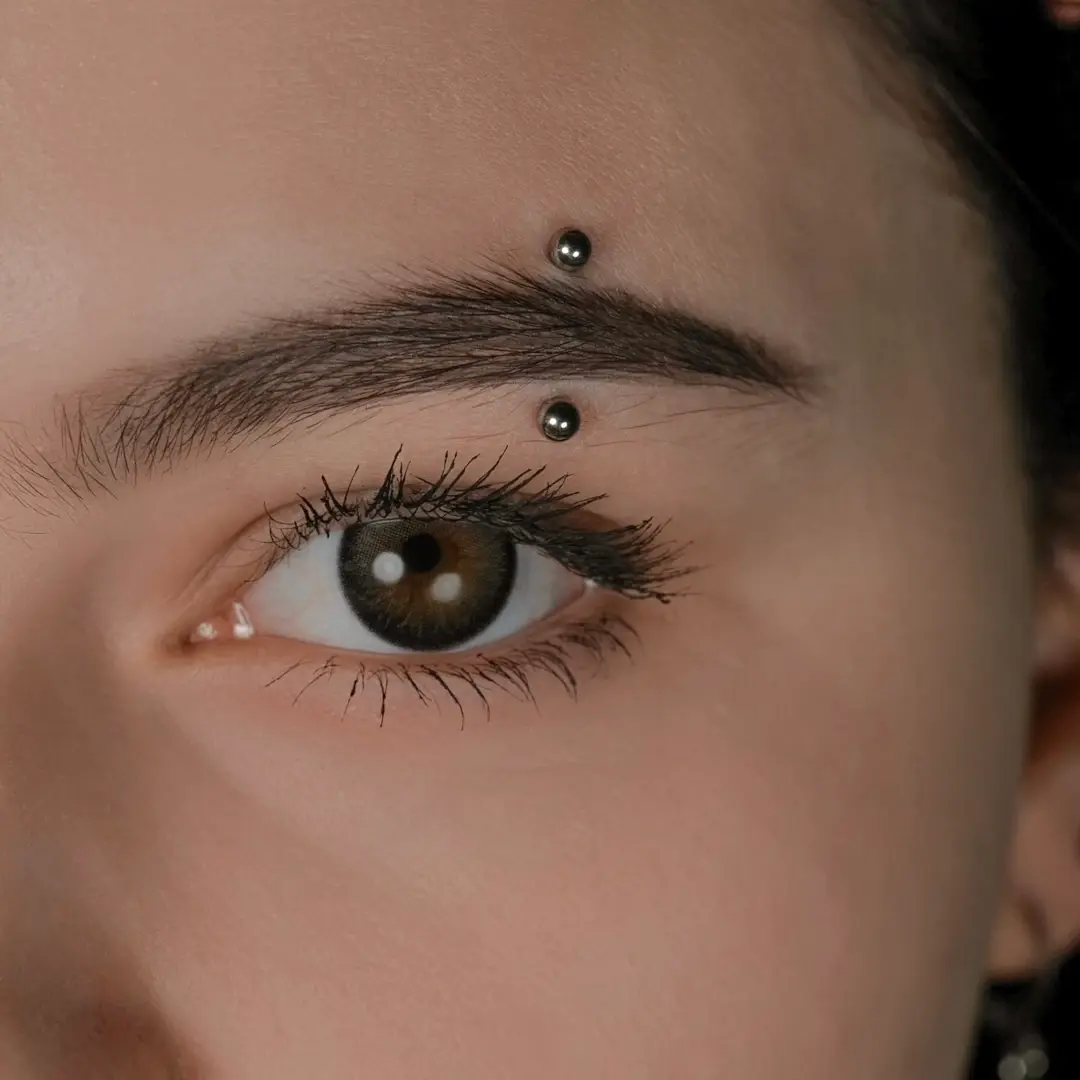 Пирсинг&nbsp;брови