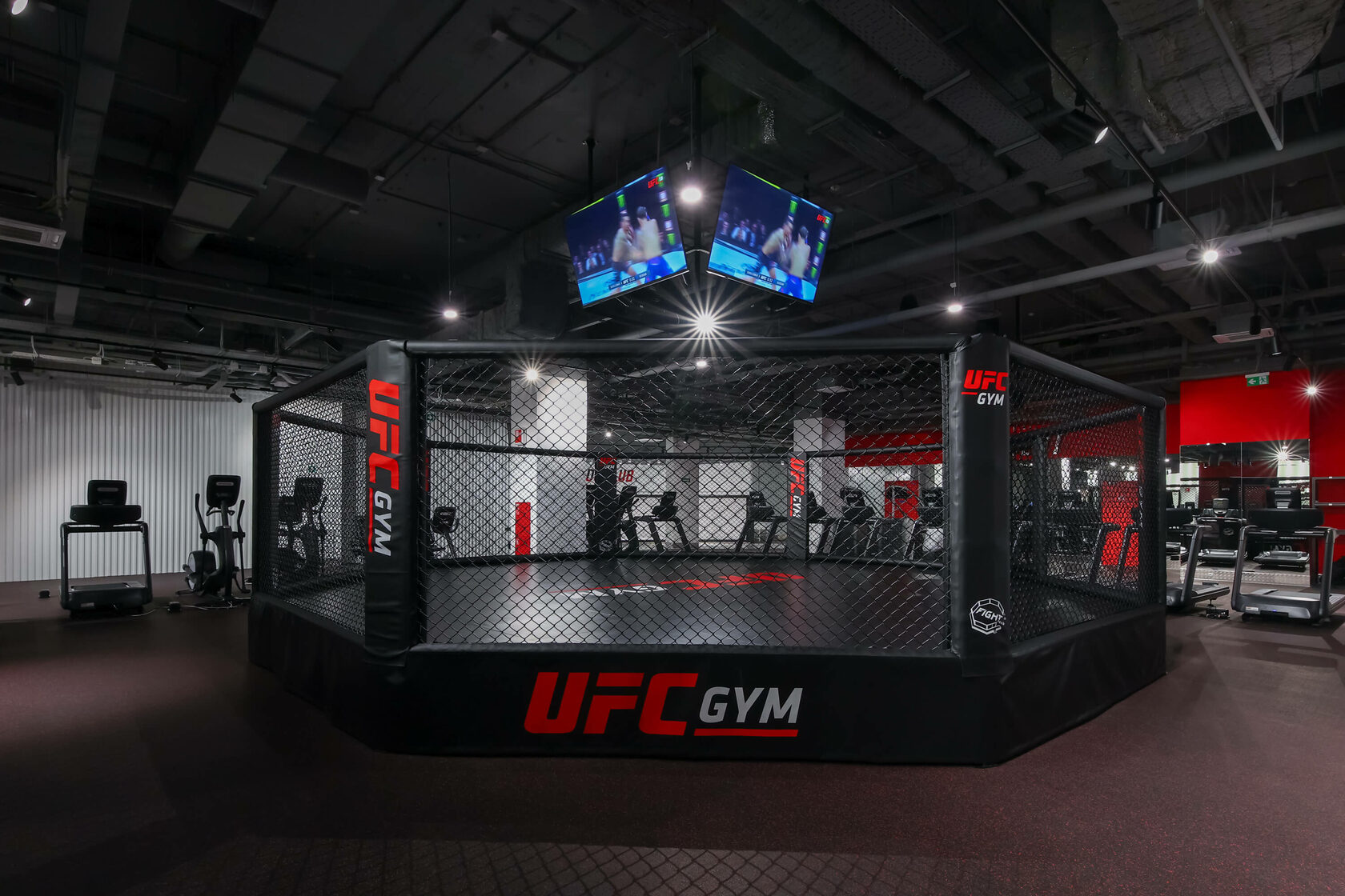 Фитнес-клуб UFC GYM Арена Плаза у метро Динамо и Петровский парк:  функциональные тренировки, групповой фитнес ВТБ Арена