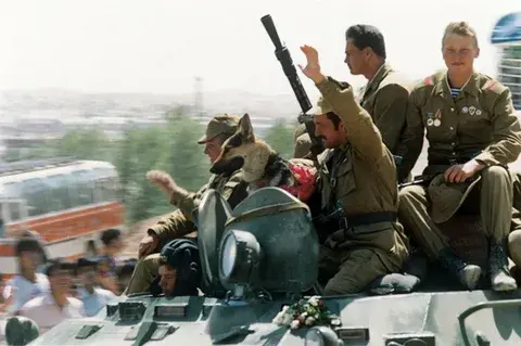 вывод советских войск из Афганистана 15 мая 1988 советские военнослужащие.