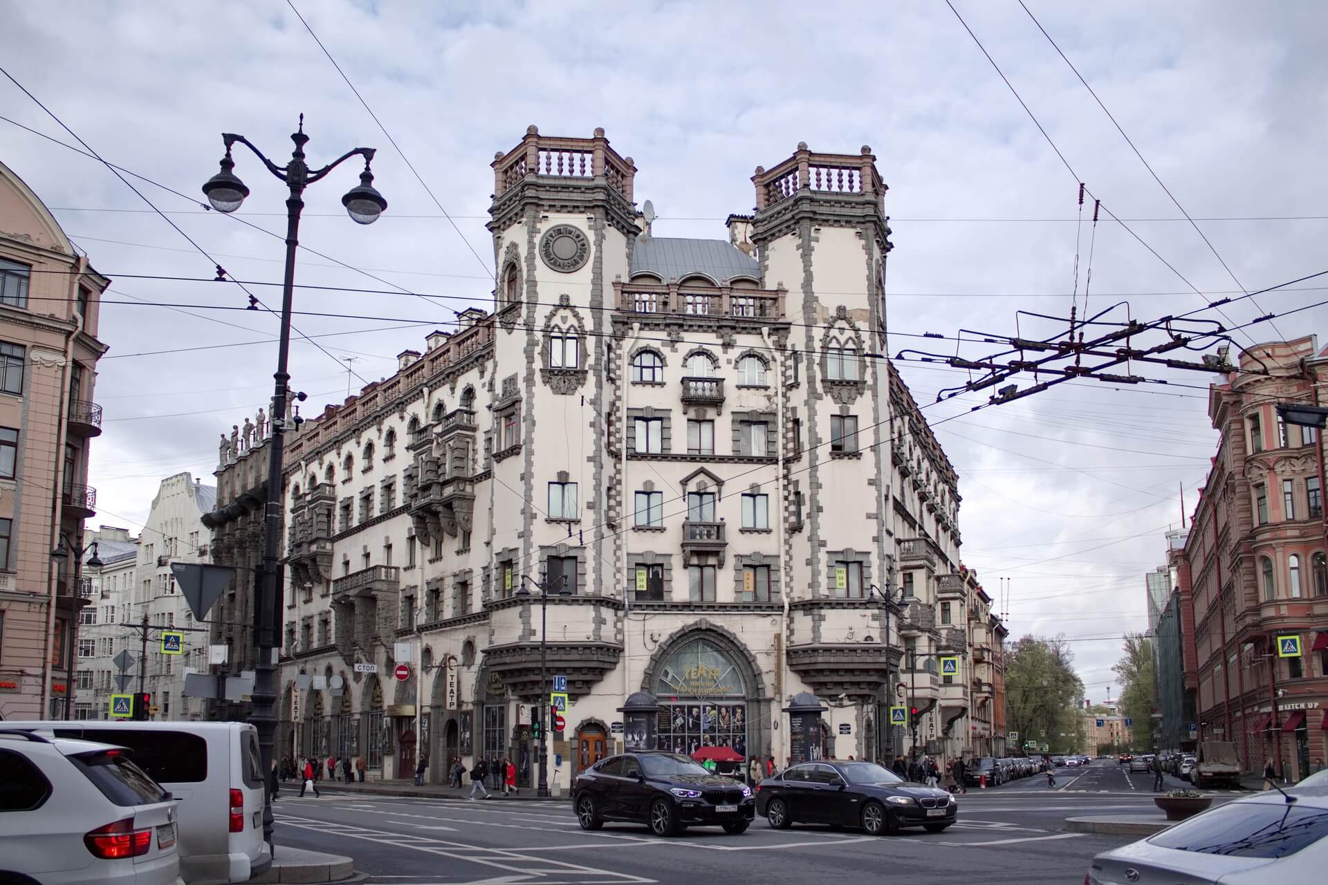 Доходные дома дореволюционного Петербурга: История, архитектура и ...