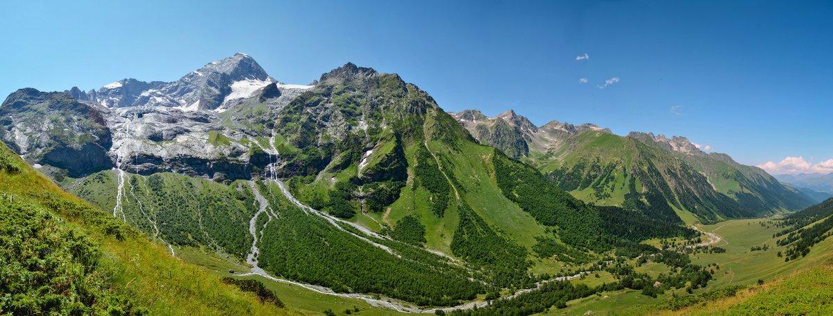 Панорама кавказских гор