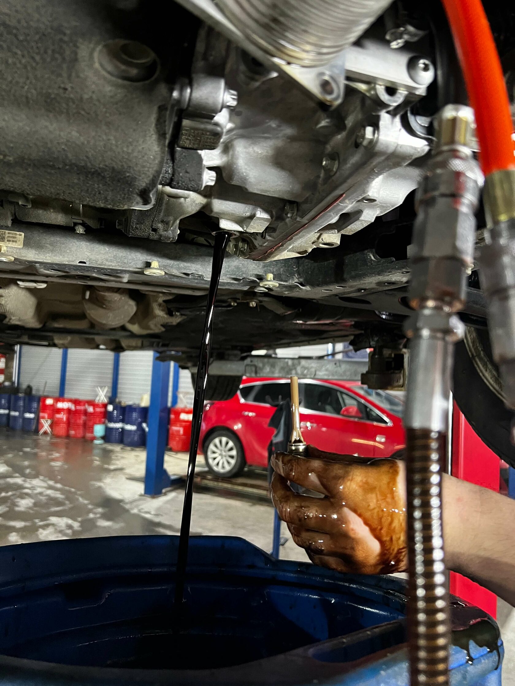 Демонтаж контрольного стакана АКПП