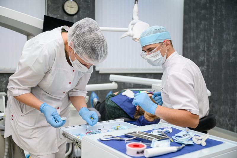 команда врачей стоматологии Комплимент Смоленск