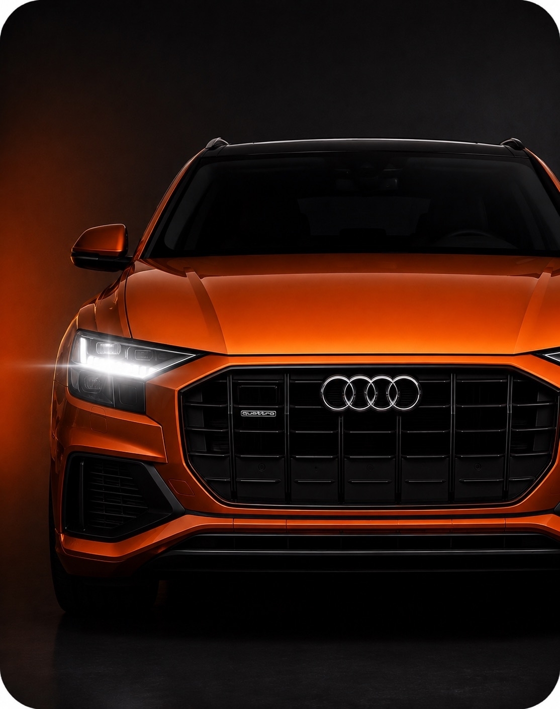 Оранжевый автомобиль audi