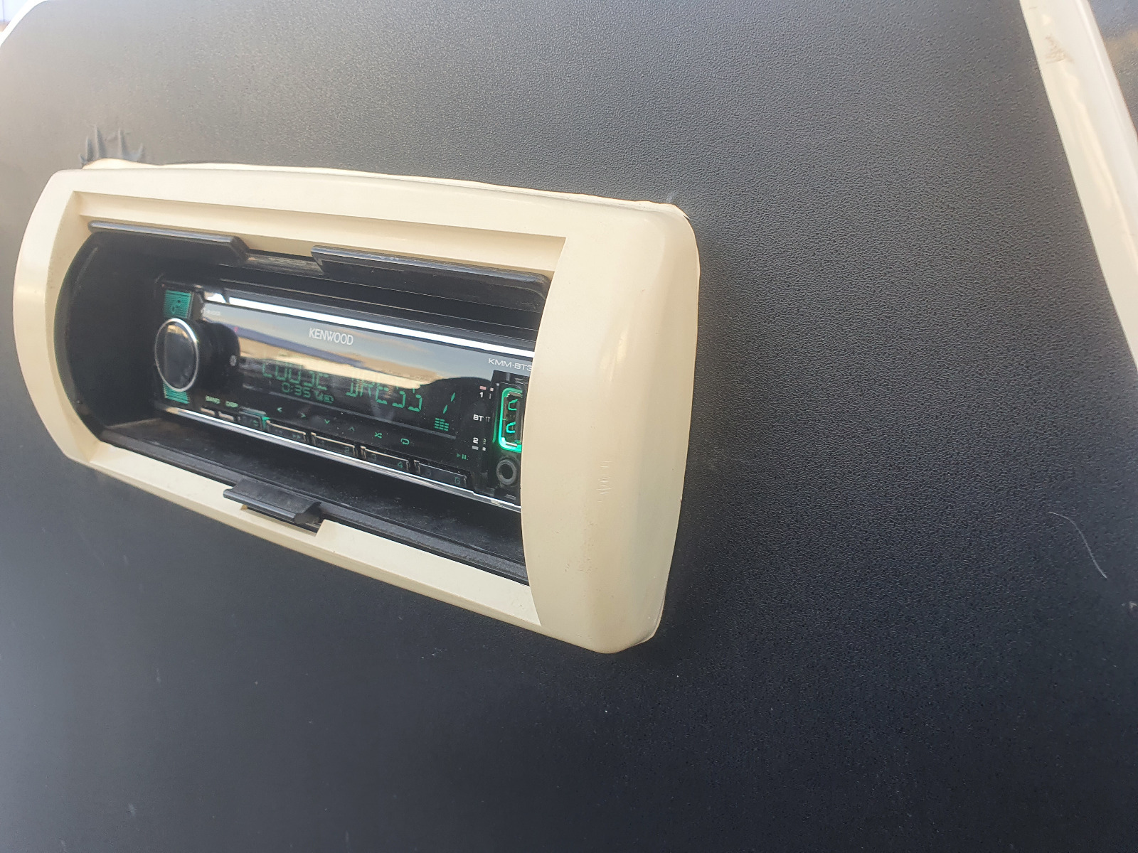 установка магнитолы в катер