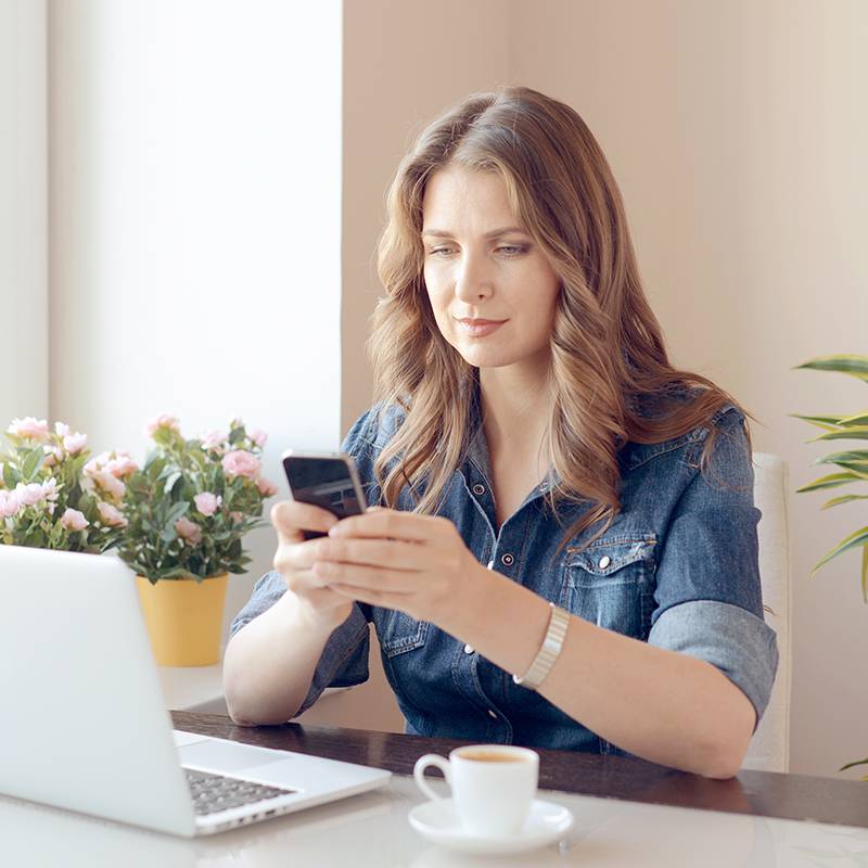 Телеработа. Woman in Home. Remote job. Woman Home Office.