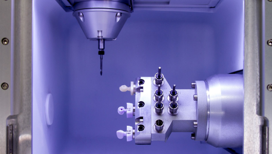 Основатель и главный врач клиники — Куприянова Евгения Юрьевна, врач гнатолог, ортопед, хирург- имплантолог, пародонтолог