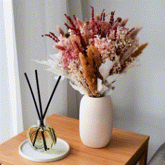 нежный розовый букет из сухоцветов